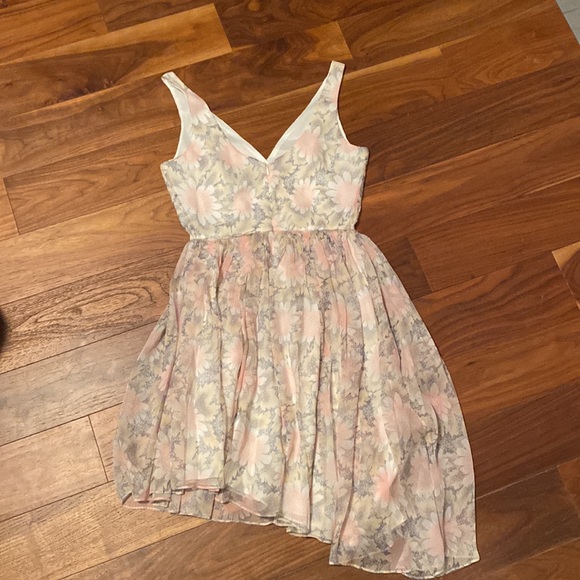 Elizabeth and James Manette Floral Print Silk Chiffon Mini size 2 - Picture 3 of 3